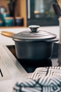 Le Creuset Signature Sauce Pan Wooden Handle -Deuteres Shop 21139180000460 LS 00003 1280x1280