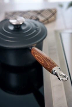 Le Creuset Signature Sauce Pan Wooden Handle -Deuteres Shop 21139180000460 LS 00007 1280x1280