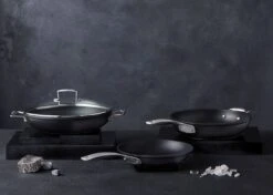 Le Creuset Toughened Nonstick High Fry Pan 29 Le Creuset Toughened Nonstick High Fry Pan -Deuteres Shop 51101240010002 51101300010202 51107260010502 LS00001 1280x1280