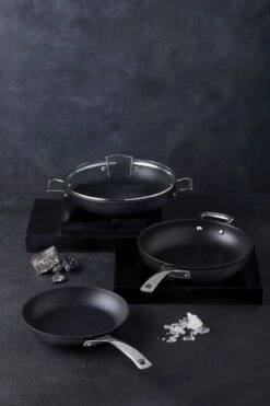 Le Creuset Toughened Nonstick High Fry Pan 30 Le Creuset Toughened Nonstick High Fry Pan -Deuteres Shop 51101240010002 51101300010202 51107260010502 LS00002 1280x1280