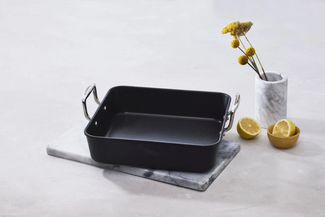 Le Creuset Toughened Nonstick Square Roaster 11 Le Creuset Toughened Nonstick Square Roaster - Image 11