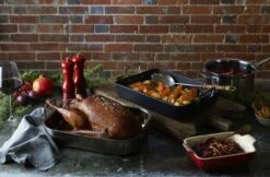 Le Creuset Classic Stainless Steel Roasting Pan -Deuteres Shop 96102270000000 52104350010101 96200920001000 71102190600001 96002000060000 96001900060000 49812000010003 LS00001 1280x1280