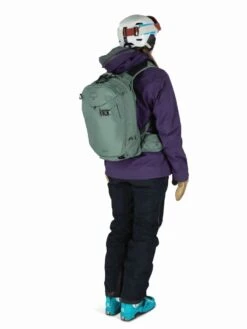 Osprey Kresta 20 -Deuteres Shop Kresta20 F21 OnBody2 PineLeafGreen 1280x1280